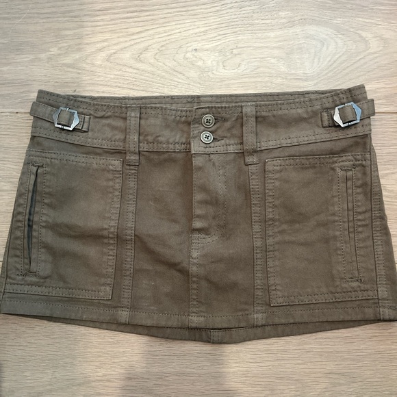 Brandy Melville cargo mini skirt - Picture 2 of 4